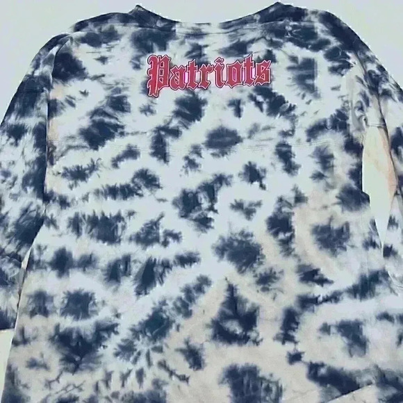 NFL Womens size Medium New England Patriots long sleeve tee... - Picture 3 of 8